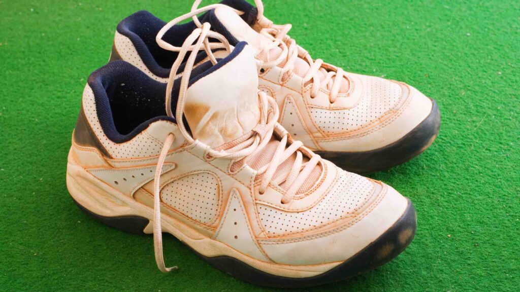 What Are the Best Shoes for Male Nurses?